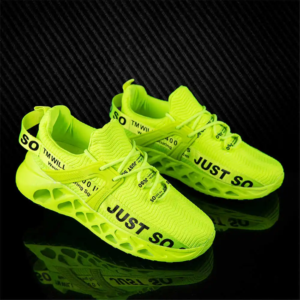 Light Weight Dark Walking Shoe - مراجعة Luxury Lifestyle Dark وسعره